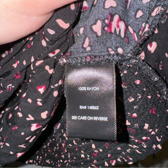 ✨torrid black multicolor pattern challis twist front long sleeve top✨ - Picture 4 of 7